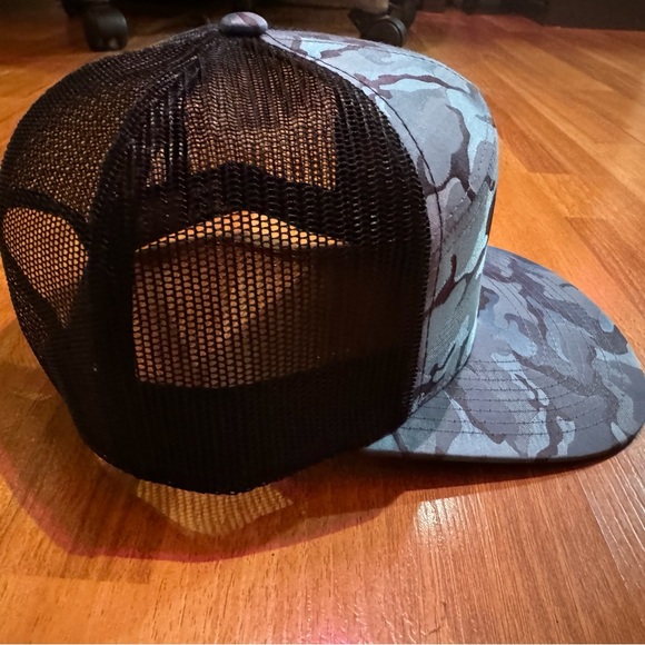 Trucker Snap back hat Blue Camo - Picture 2 of 6
